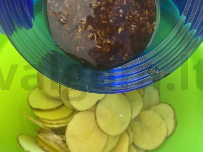 Bulvės su česnaku ir paprika orkaitėje Žingsnis 7