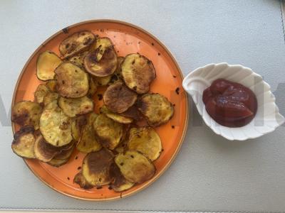 Bulvės su česnaku ir paprika orkaitėje pagrindine nuotrauka