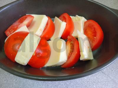 Keptas suluguni su pomidorais, česnaku ir itališkais prieskoniais Žingsnis 2