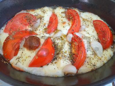 Keptas suluguni su pomidorais, česnaku ir itališkais prieskoniais Žingsnis 6