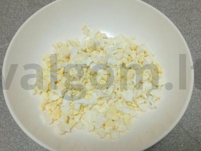 Okroška su šonine ir raudonuoju svogūnu ant kvass Žingsnis 1