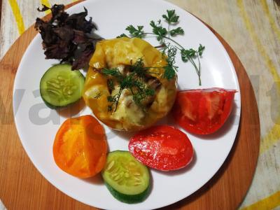 Paprika, įdaryta vištienos kepenėlėmis su čiobreliais pagrindine nuotrauka