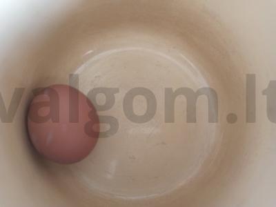 Salotas su kiaušiniu ir daržovėmis Žingsnis 1