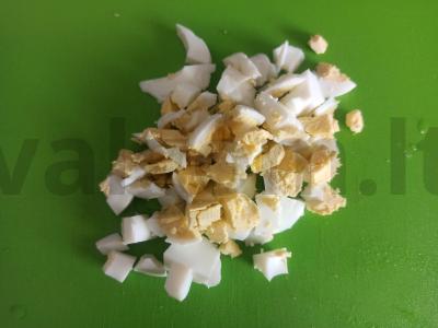 Salotas su kiaušiniu ir daržovėmis Žingsnis 2