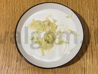 Kepta žirninė pupelė grietinės ir česnako padaže Žingsnis 2