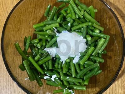 Kepta žirninė pupelė grietinės ir česnako padaže Žingsnis 3