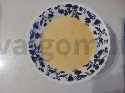 Rytinis omletas su duonos plutele Žingsnis 2