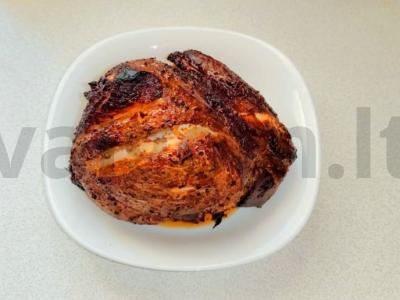 Karštai rūkyta kiaulienos šoninė su česnaku pagrindine nuotrauka