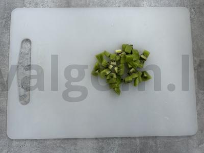 Salotos su kiviais ir vyšniniais pomidorais Žingsnis 2