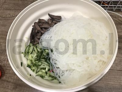 Funchosa su kepta jautiena, paprikomis ir agurkais Žingsnis 6