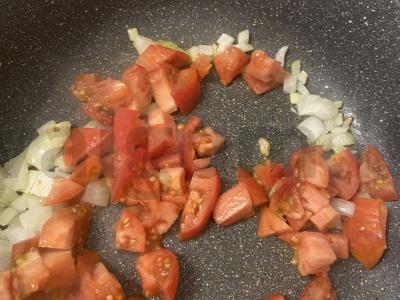 Kiaušinienė su pomidorais visai šeimai Žingsnis 4