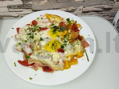 Aštrus šakšukas su sūriu pagrindine nuotrauka