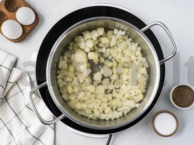 Žiedinės kopūstų apkepas lėtoje viryklėje Žingsnis 1