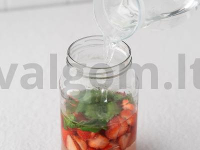 Braškinių kompotas žiemai Žingsnis 4