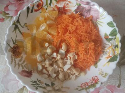 Apelsinų ir morkų salotas su anakardžiais Žingsnis 4