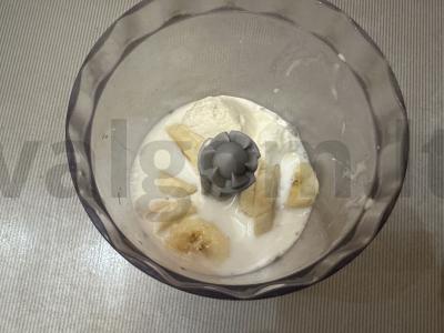 Vanilinis-bananų pieno kokteilis Žingsnis 2