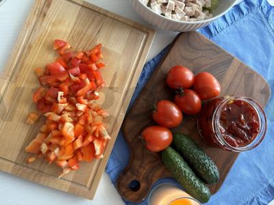 Vištienos ir džiovintų pomidorų salotos Žingsnis 2