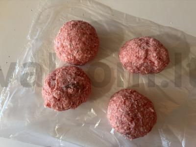 Namų burgeriai su sultingomis jautienos kotletėmis Žingsnis 3