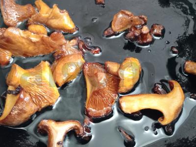 Tom Yum sriuba su brokoliais ir voveraitėmis Žingsnis 3