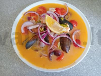 Tom Yum sriuba su brokoliais ir voveraitėmis pagrindine nuotrauka