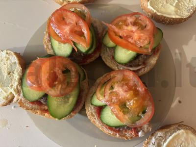 Namų burgeriai su sultingomis jautienos kotletėmis Žingsnis 13