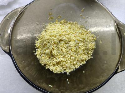 Pšenių košė su razinomis Žingsnis 1