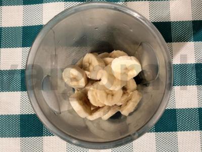 Švelnus bananų ir braškių ledai Žingsnis 2