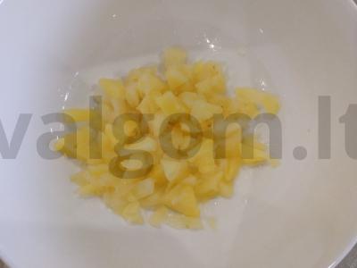 Saldus vaisių salotas su jogurtu Žingsnis 1