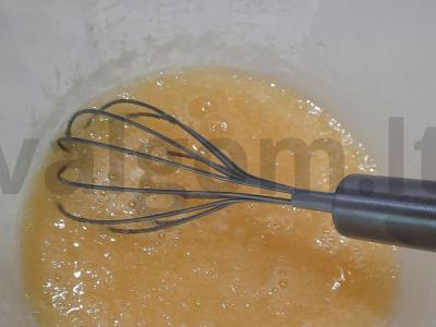 Plonos blynai su braškėmis Žingsnis 2