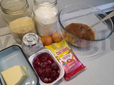 Varškės apkepas su vyšniomis Žingsnis 1