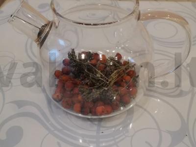 Arbata su šermukšniu, raudonėliu ir citrina Žingsnis 2