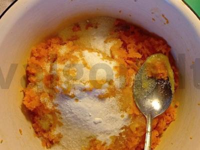 Moliūgų apkepas su razinomis Žingsnis 1