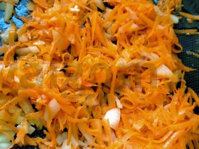 Troškinta kopūstai su dešrelėmis ir burokėliais Žingsnis 1