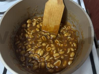 Sūrio pyragas su sūdyta karamele ir žemės riešutais Žingsnis 10