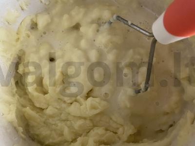 Švelnus bulvių piurė su keptu svogūnu Žingsnis 4