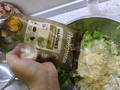 Vasaros salotos su agurkais ir majonezu Žingsnis 7