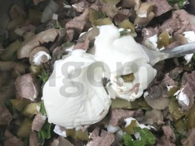 Sotūs salotas iš kiaulės liežuvio su pievagrybiais Žingsnis 6