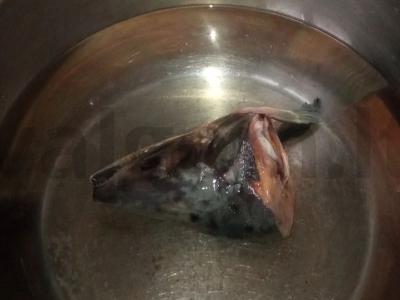 Lašišų žuvies sriuba Žingsnis 1