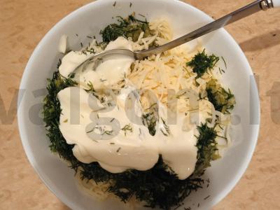 Sūrio ir žolelių trikampiai Žingsnis 1