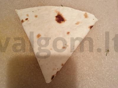 Sūrio ir žolelių trikampiai Žingsnis 4