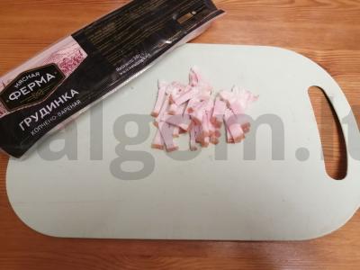 Salotas su rūkytomis šoninėmis „Raudona kepuraitė“ Žingsnis 3