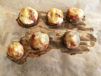 Grybų kepurėlės su grietinėlės-česnako įdaru Žingsnis 8