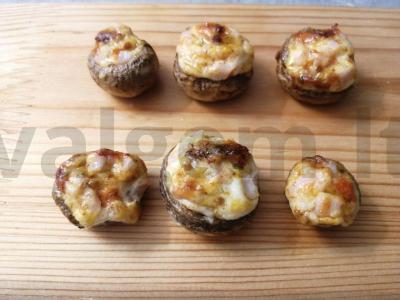 Grybų kepurėlės su grietinėlės-česnako įdaru pagrindine nuotrauka