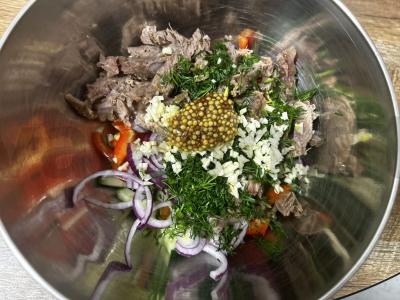 Salotos su jautiena ir daržovėmis Žingsnis 7