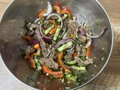 Salotos su jautiena ir daržovėmis Žingsnis 8