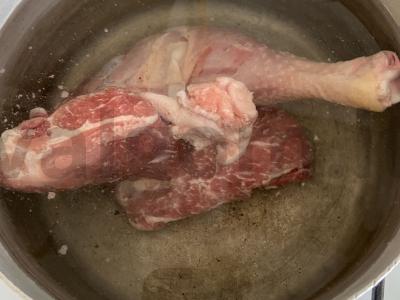 Šaltibarščiai su šviežia kopūstais ir aštriu padažu Žingsnis 1