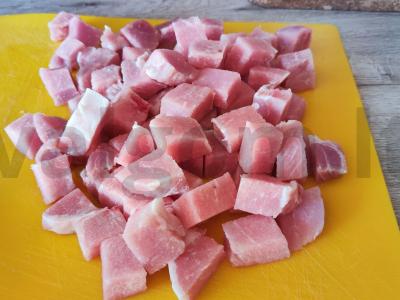 Kepta kiauliena keptuvėje Žingsnis 1