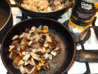 Jaujenė su kalakutiena keptuvėje Žingsnis 3