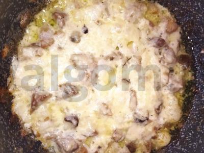 Jaujenė su kalakutiena keptuvėje pagrindine nuotrauka