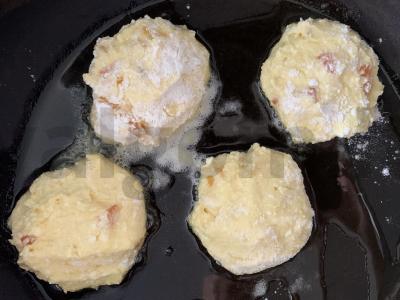 Sūrio blynai su marmelado gabaliukais Žingsnis 4